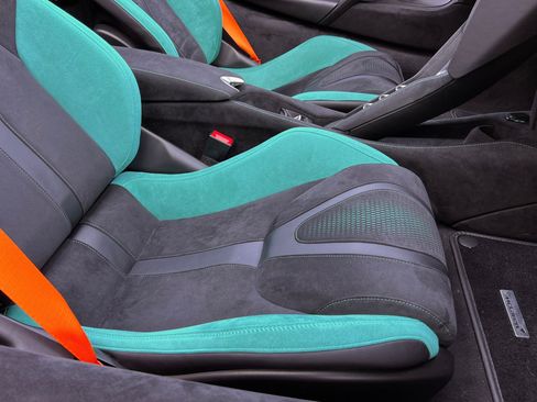 Used 2024 McLaren 750S Spider RWD image 40