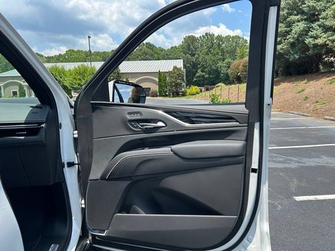 Used 2024 Cadillac Escalade ESV Sport w/ LPO, ONYX Package AWD/4WD image 63