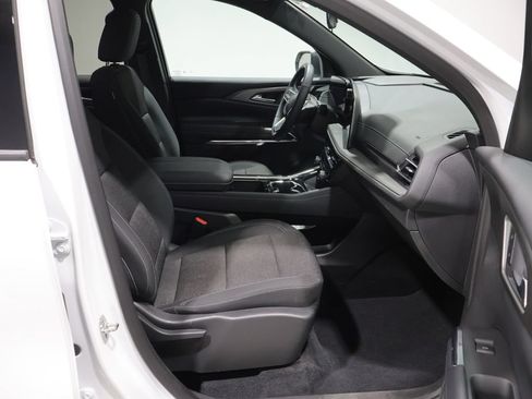 Used 2025 Chevrolet Traverse LT w/ LPO, Floor Liner Package AWD/4WD image 25