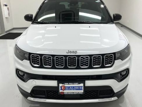 Used 2025 Jeep Compass Limited AWD/4WD image 6