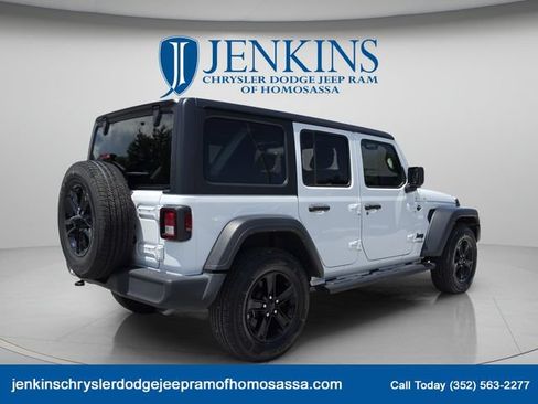 Used 2022 Jeep Wrangler Unlimited Sport AWD/4WD image 3