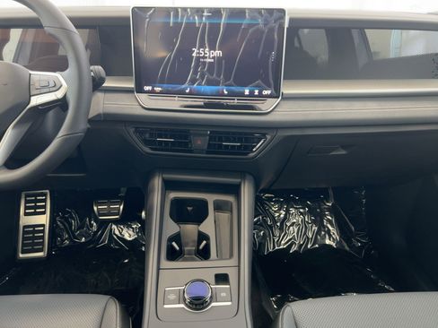 New 2026 Volkswagen Tiguan SE R-Line image 25