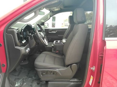 Used 2024 GMC Sierra 1500 SLE image 16