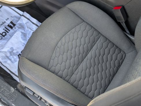 Used 2021 Chevrolet Equinox LT image 28