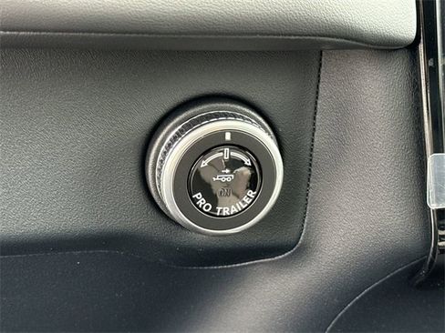 New 2025 Lincoln Navigator Reserve w/ Jet Appearance Package image 35