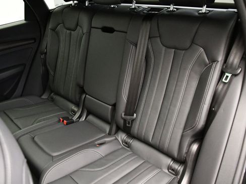 Certified 2025 Audi Q5 2.0T Premium image 39