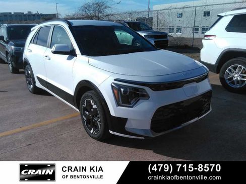 Certified 2024 Kia Niro Wind FWD image 1