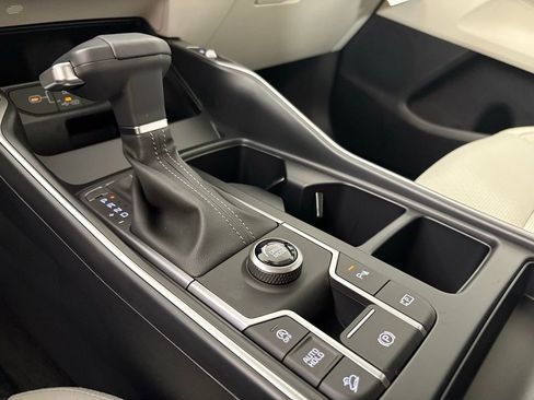 New 2026 Kia Sorento S w/ S Panoramic Sunroof Package FWD image 33