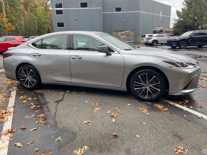 Certified 2025 Lexus ES 350 w/ Premium Package