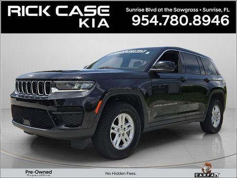 Used 2024 Jeep Grand Cherokee Laredo AWD/4WD image 1