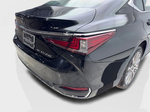 Used 2021 Lexus ES 250 w/ Premium Package image 18