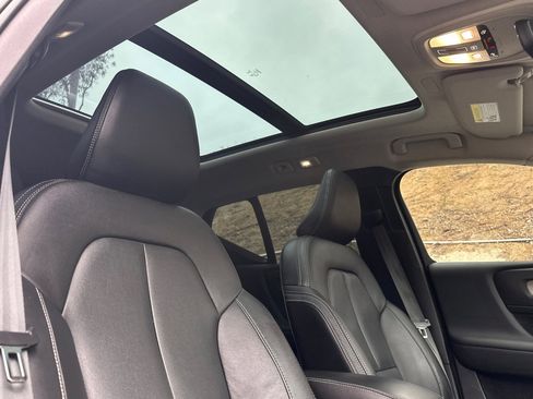 Certified 2024 Volvo XC40 B5 Plus w/ Climate Package AWD/4WD image 19
