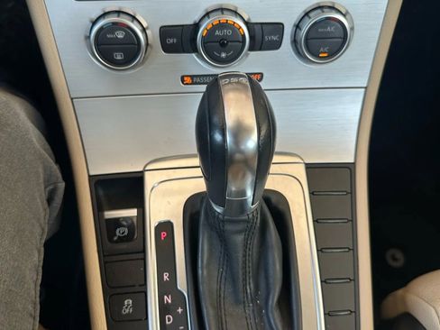 Used 2014 Volkswagen CC Sport image 18