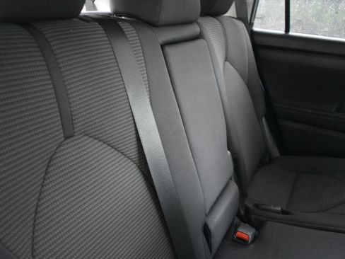 Used 2025 Toyota Highlander LE FWD image 25