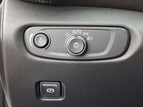 Used 2020 Chevrolet Blazer LT image 33