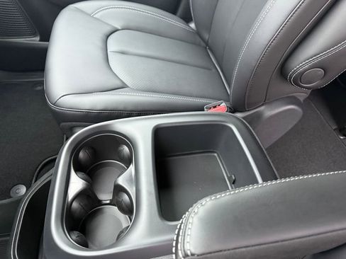 New 2026 Chrysler Pacifica Select w/ S Appearance Package image 26