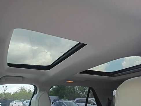 Used 2017 Ford Explorer Platinum image 15