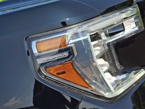 Used 2021 GMC Sierra 1500 Elevation AWD/4WD image 9