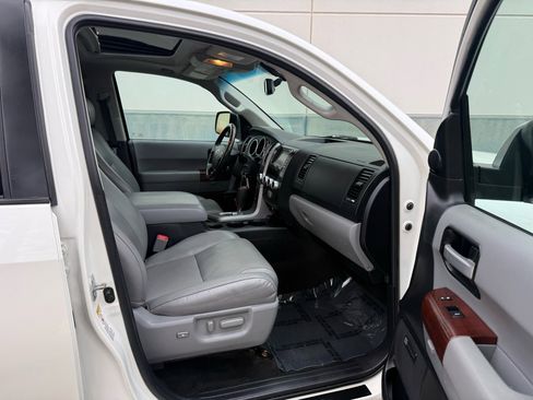 Used 2012 Toyota Sequoia Platinum image 25