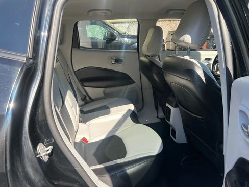 Used 2020 Jeep Compass Limited FWD image 29