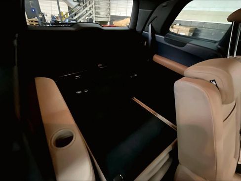 Used 2017 Mercedes-Benz GLS 550 4MATIC image 30