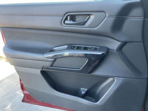 Used 2024 Nissan Pathfinder SV w/ Lighting Package (N92) image 26