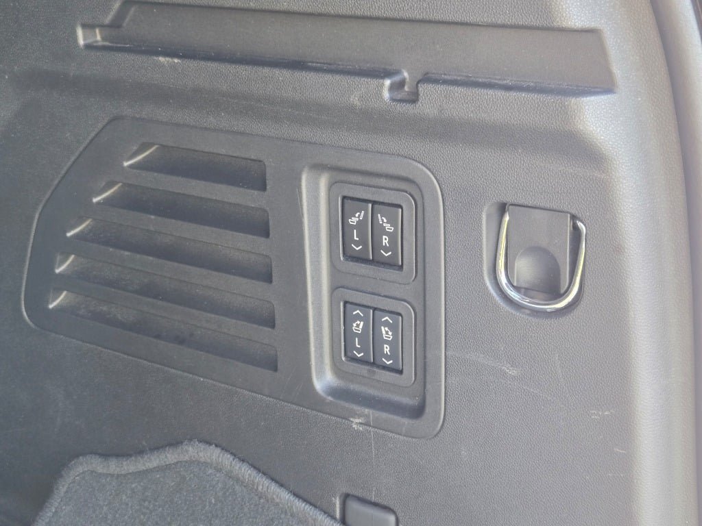 Certified 2024 Chevrolet Traverse RS AWD/4WD image 17