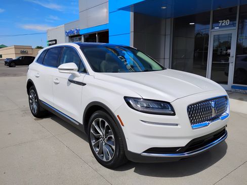 Used 2021 Lincoln Nautilus Reserve w/ Equipment Group 201A AWD/4WD image 3