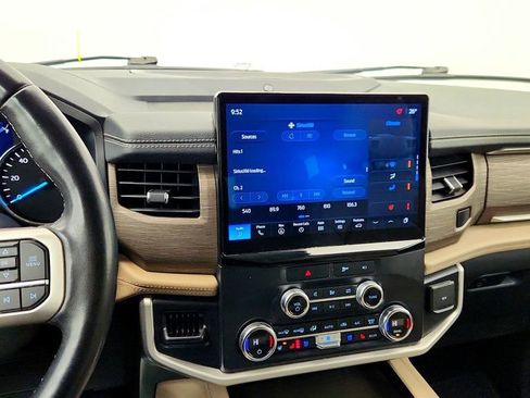 Used 2022 Ford Expedition Max Limited image 18