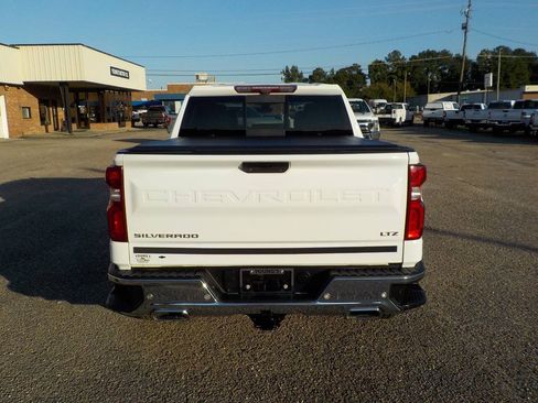 Used 2021 Chevrolet Silverado 1500 LTZ w/ Technology Package AWD/4WD image 4