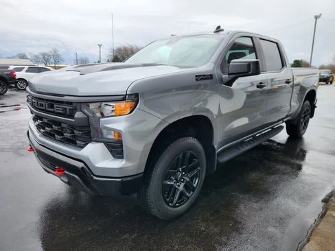 Used 2024 Chevrolet Silverado 1500 Custom Trail Boss w/ LPO, Dark Essentials Package image 8