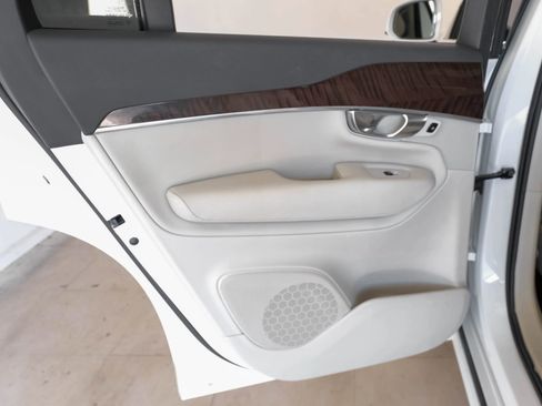 Used 2019 Volvo XC90 T5 Momentum image 48