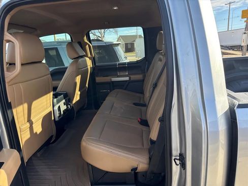 Used 2022 Ford F250 Lariat w/ Chrome Package image 6