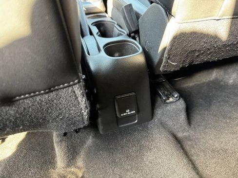 Certified 2022 Chevrolet Trax LT w/ LT Convenience Package image 7