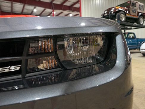 Used 2010 Chevrolet Camaro SS RWD image 32