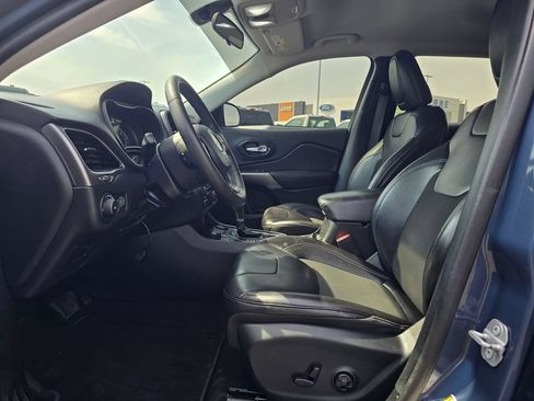 Used 2020 Jeep Cherokee Latitude Plus AWD/4WD image 10