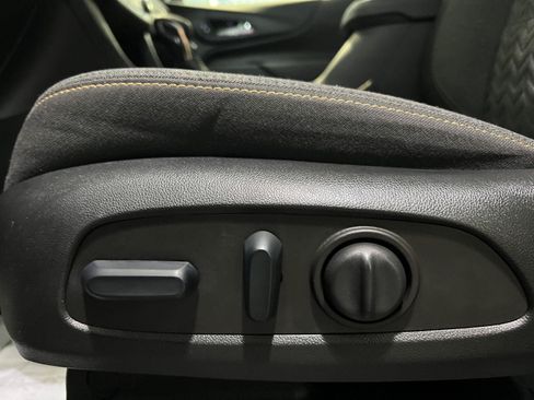Used 2022 Chevrolet Equinox LT AWD/4WD image 12