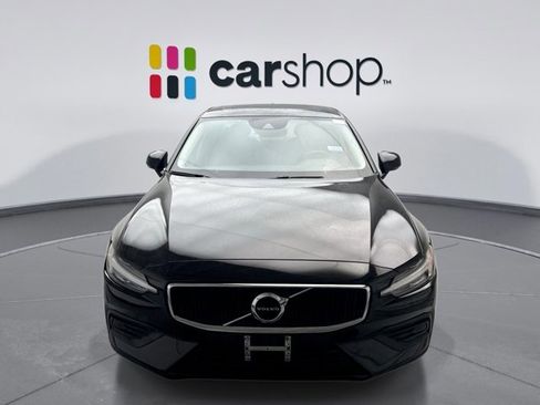 Used 2019 Volvo S60 T6 Momentum w/ Premium Package image 8