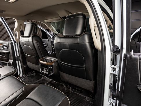 Used 2024 RAM 3500 Laramie w/ Bed Utility Group image 32