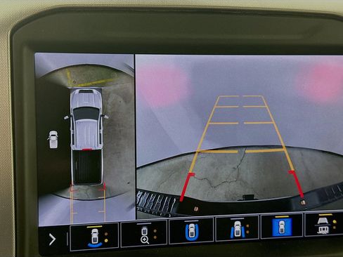 Used 2022 GMC Sierra 3500 SLT w/ SLT Premium Package image 19