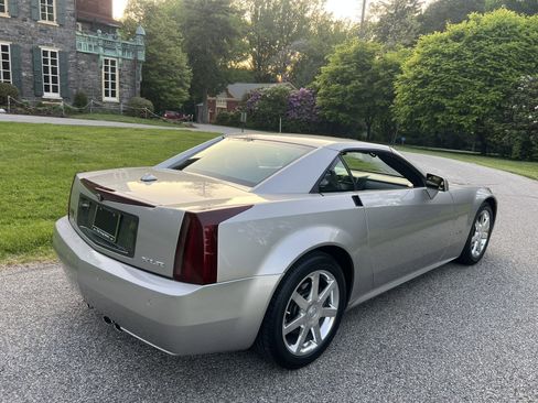 Used 2004 Cadillac XLR RWD image 36