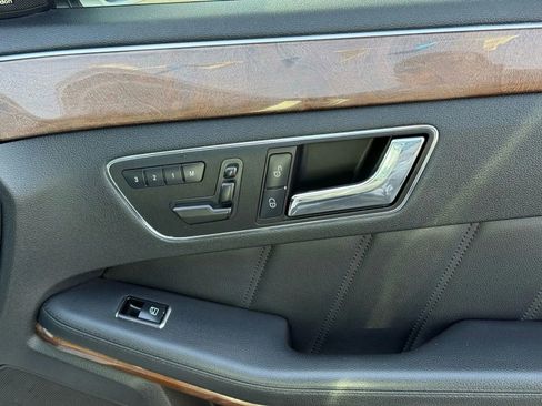 Used 2011 Mercedes-Benz E 350 4MATIC Sedan image 39