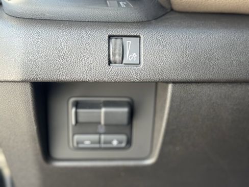 Used 2023 GMC Canyon Denali image 20