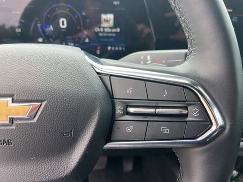 Used 2025 Chevrolet Equinox LT AWD/4WD image 18