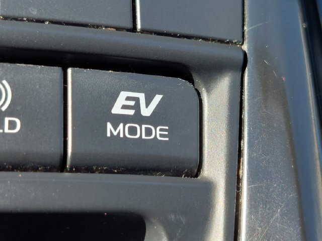 Used 2025 Toyota Camry LE FWD image 17