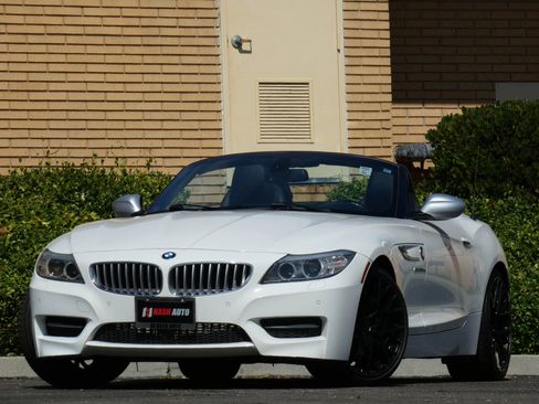 Used 2015 BMW Z4 sDrive35is image 4