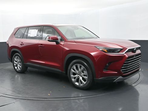 Used 2026 Toyota Grand Highlander Limited image 7