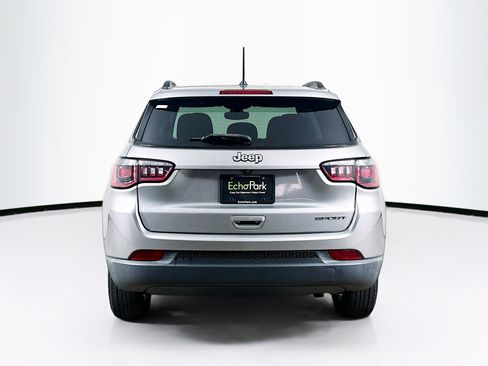 Used 2018 Jeep Compass Sport FWD image 7