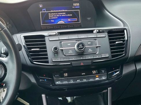 Used 2017 Honda Accord Sport image 19