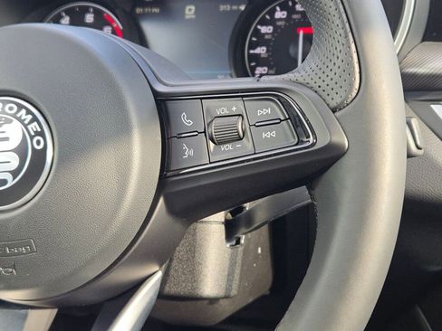 Used 2023 Alfa Romeo Stelvio Veloce image 31